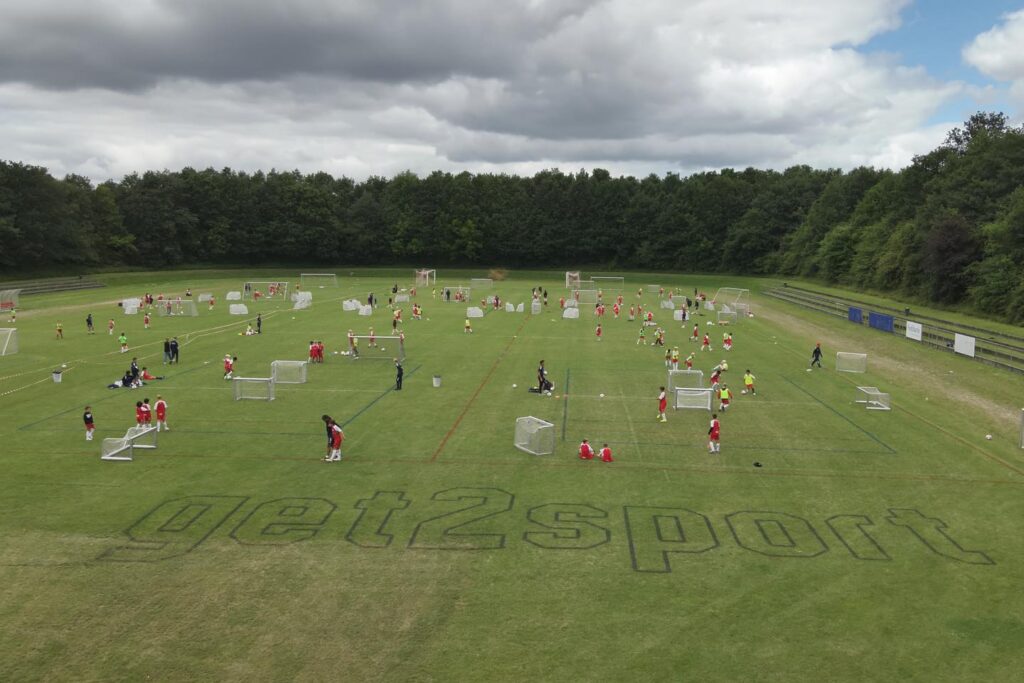 Fodboldskole bliver en herlig påskeferieaktivitet for børn og unge