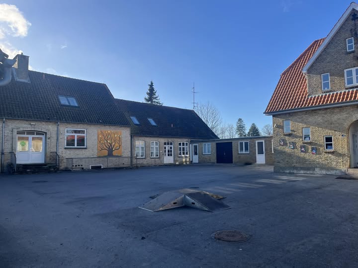 Huholt Skole trænger alvorligt til håndværkerbesøg