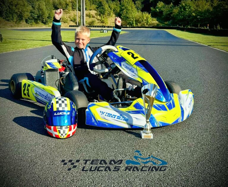 Far og søn glæder sig til Fritidsfesten