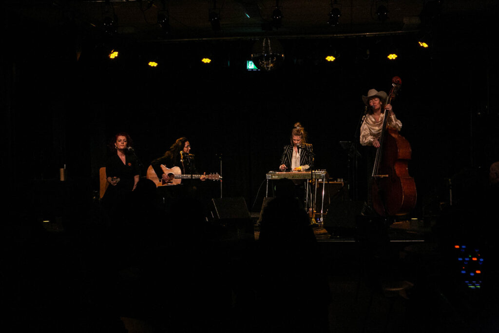 Fredag var der country i Sønderborghus og hård metal i Mejeriet