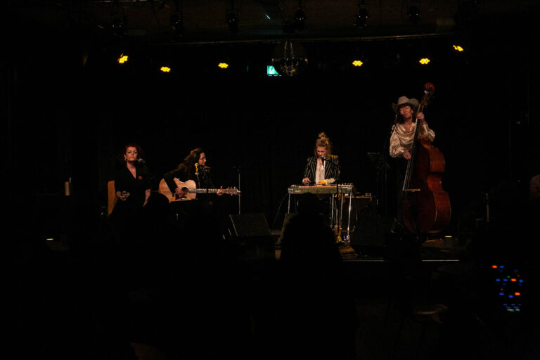 Fredag var der country i Sønderborghus og hård metal i Mejeriet