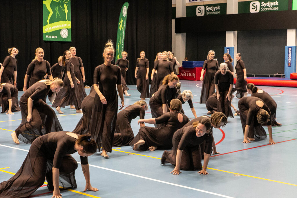 1100 gymnaster var på gulvet