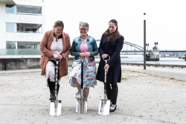 Et ikke helt let første spadestik til legeplads ved Byens Havn