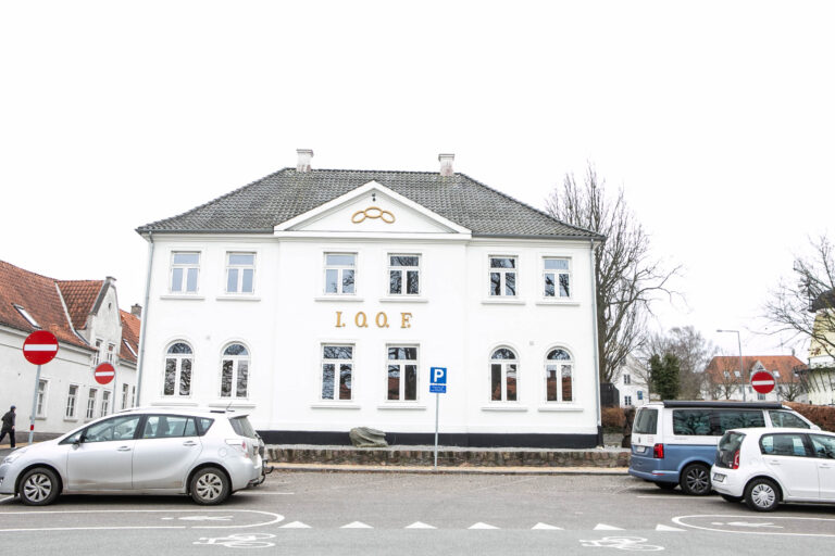 Logesøstrene inviterer indenfor