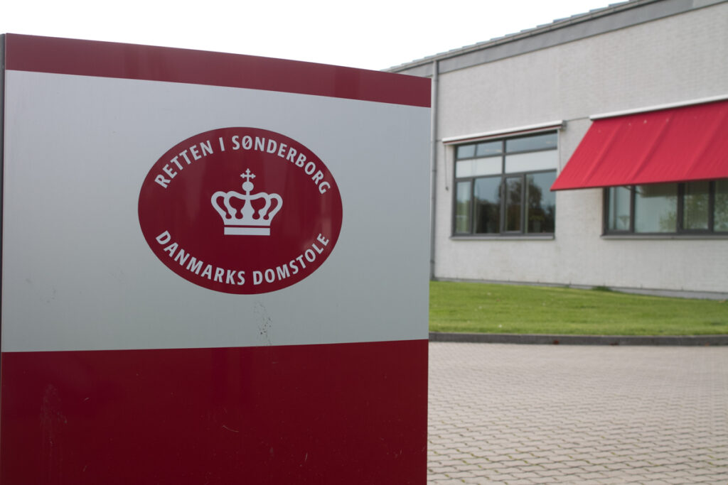 To mænd varetægtsfængslet efter groft røveri