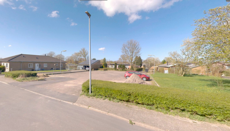 Kommunen vil sælge to grunde