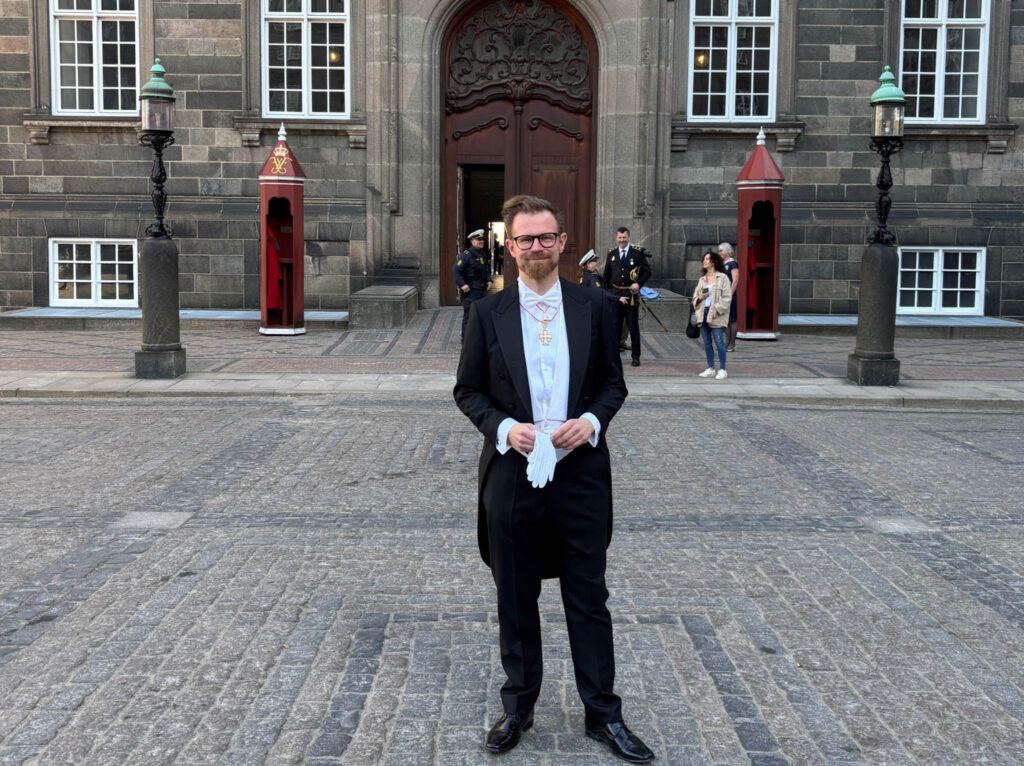 Benny Engelbrecht takker Kongen for Kommandørkorset