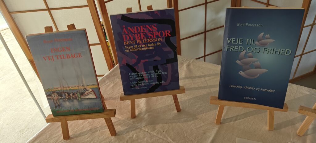 Seks kunstnere ‘påskeudstiller’ i Galleri Lillekobbel