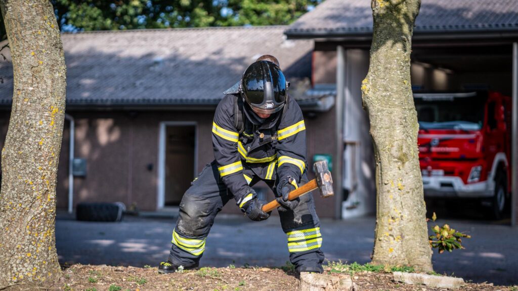 Børn og voksne kan teste om de er lige så seje som brandmænd