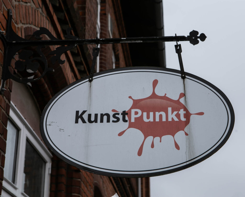Kunstnere fra Lolland udstiller i KunstPunkt