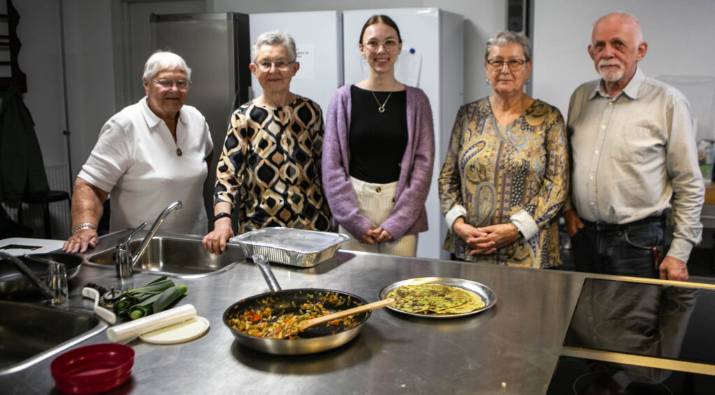 Pårørende til demente mødes i samtalekøkkenet