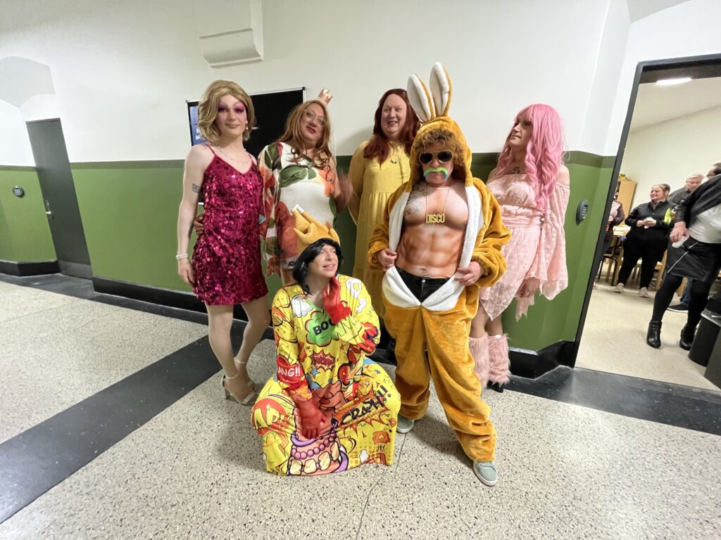 LGBTQ+: Festlig aften med PåskeDragbingo