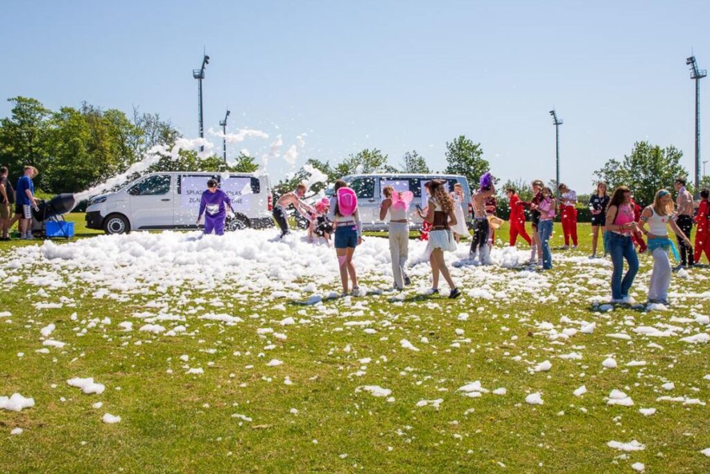 Grundskoleelever fejrer sidste skoledag