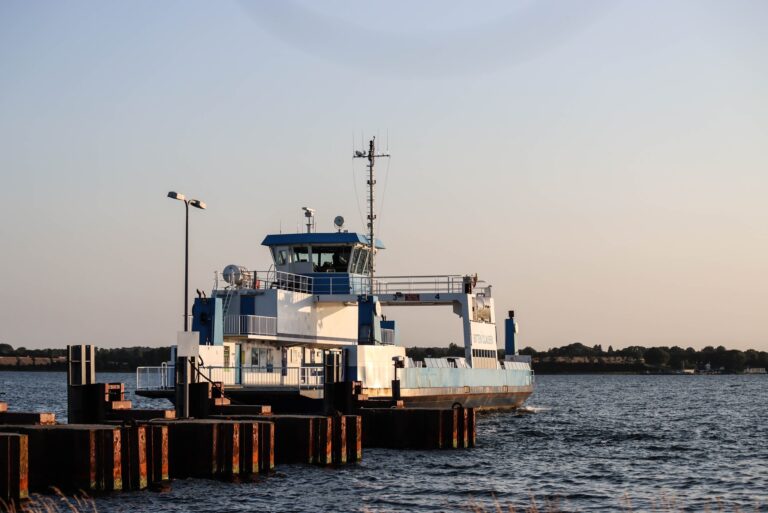 Færgen Bitten sejler igen men…