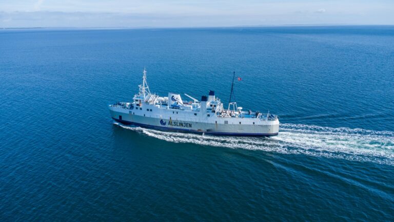 Færgen mellem Als og Fyn er gået på grund