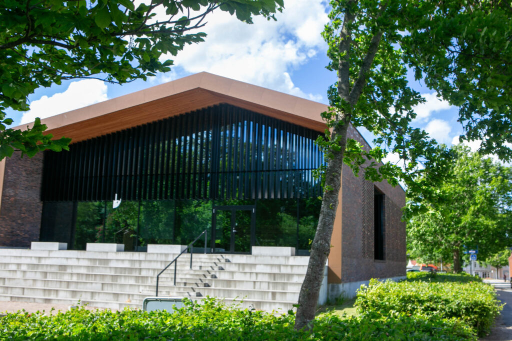 Læserindlæg: Ahlmannsparken har brug for liv i cafeteriet