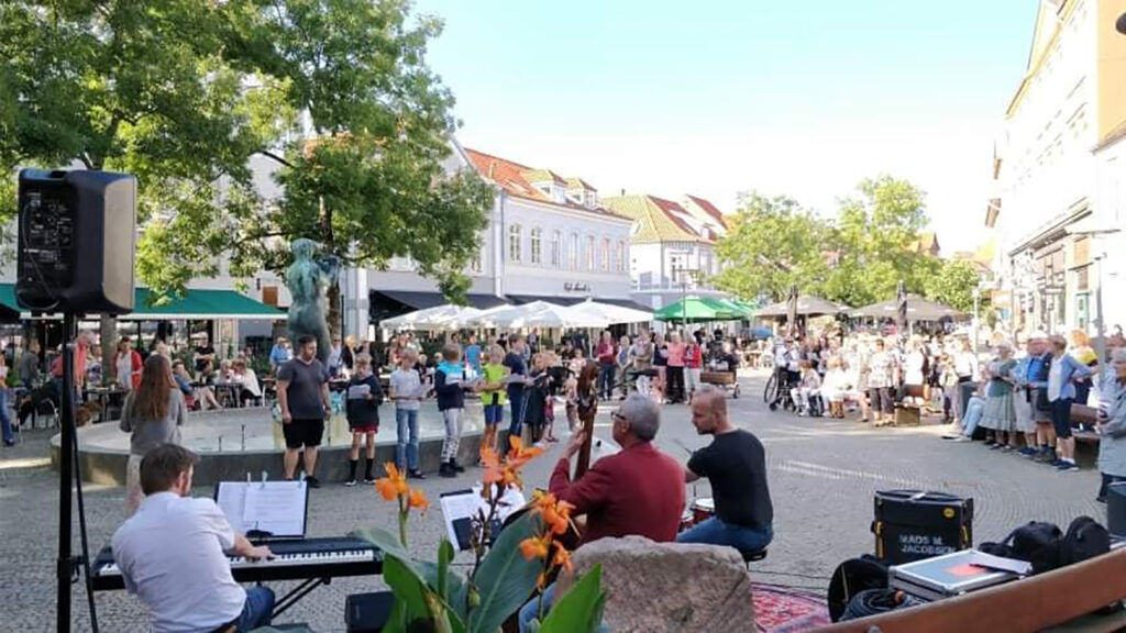 Kom og syng med til Alsang på Rådhustorvet  