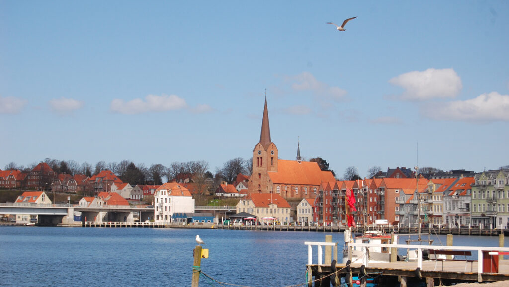 Sct. Marie Kirke inviterer unge til SU-middag