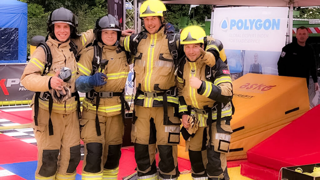 45 meter, 80 kilo dukke og ingen kære mor – fire Sønderborg-brandfolk kæmpede i brandmandskonkurrence