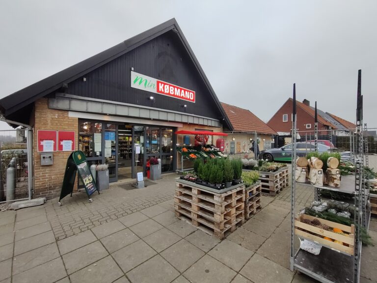 Par vil genåbne købmandsbutik på Grundtvigs Allé