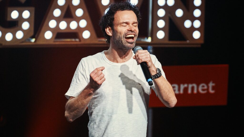 Mick Øgendal med på holdet til Open Air Comedy