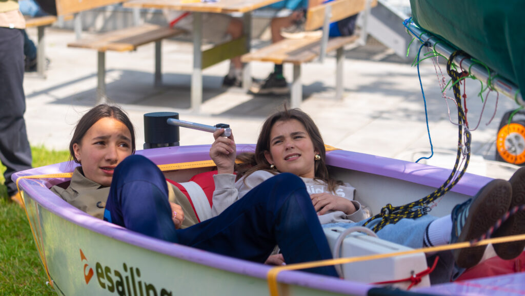 Skoleelever fik en fornemmelse af kurs, kompas, vind, sejl og sejlads