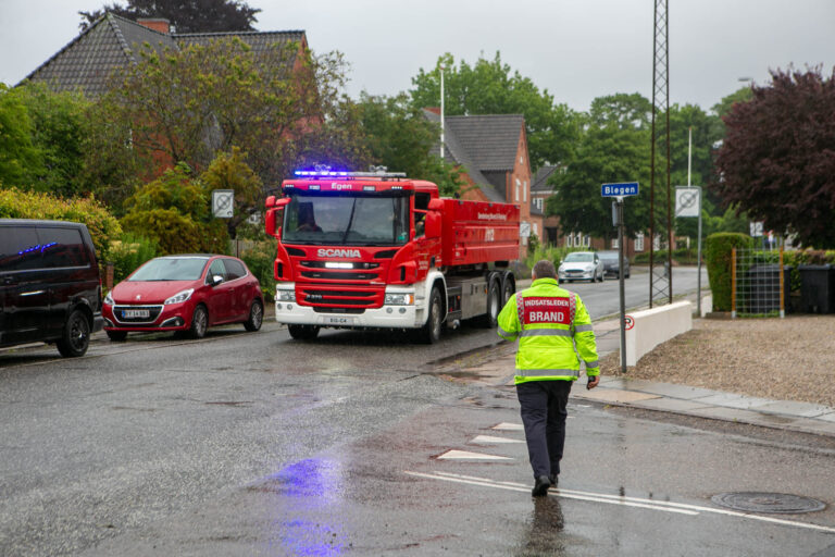 Beredskabet fjerner olie fra flere veje i Sønderborg by