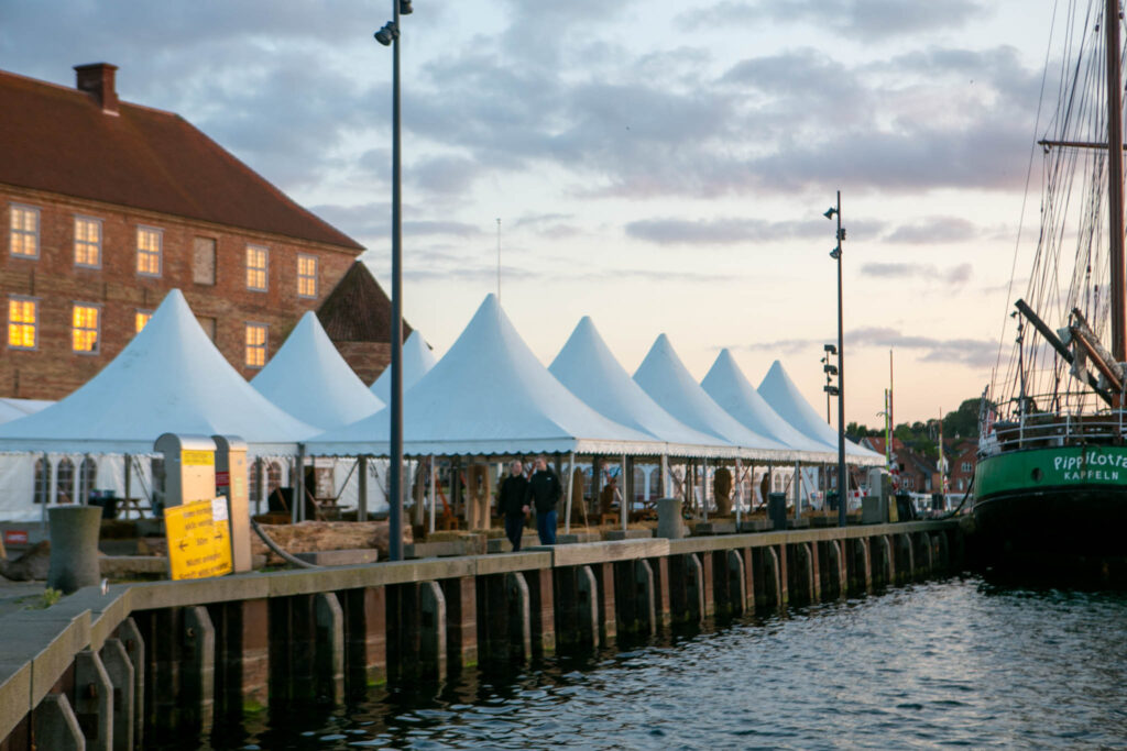 WoodSculpture-skulpturerne er aldrig alene