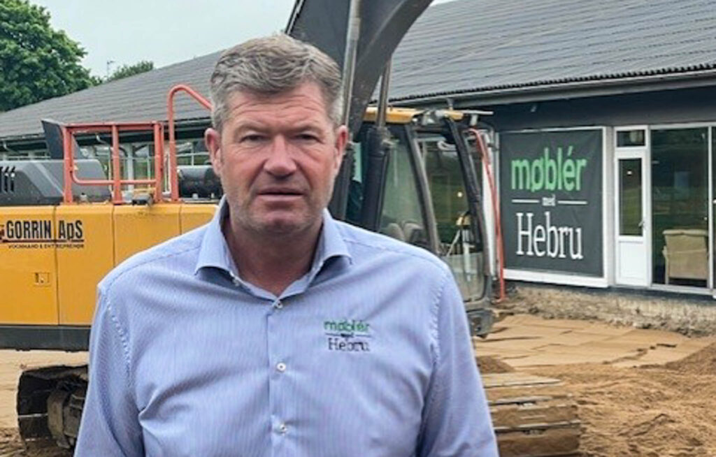 Møblér med Hebru byder Rema 1000 velkommen til Ulsnæs Centret