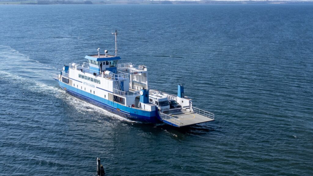 Færgen mellem Hardeshøj og Ballebro sejler igen