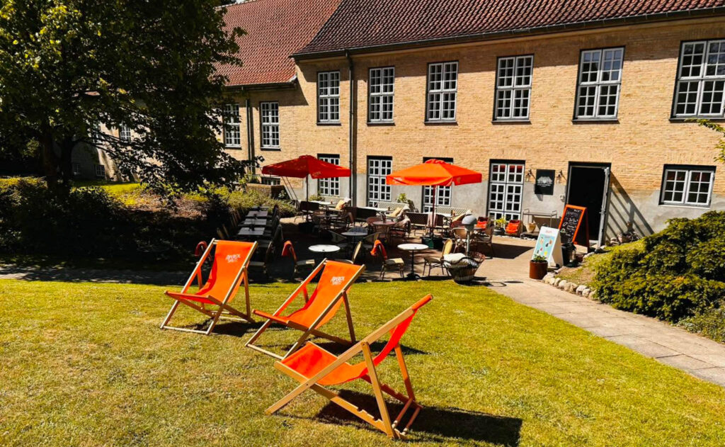 Augustenborg-Garden inviterer til grill og rosé