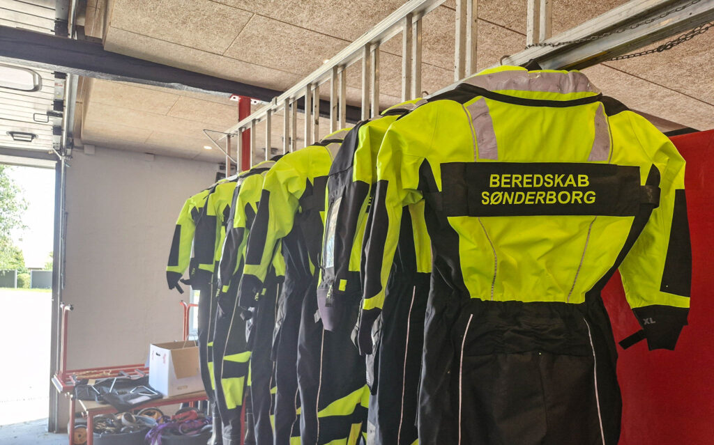 Nye overlevelsesdragter til frivilliges indsats på vandet