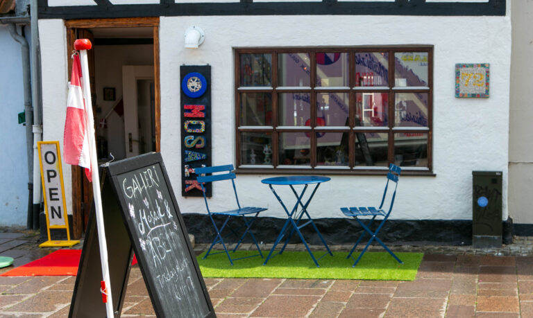 Mosaikkunstner fik ny base i Sønderborg 