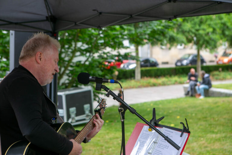 Sjov & Musik i knap så sjovt vejr