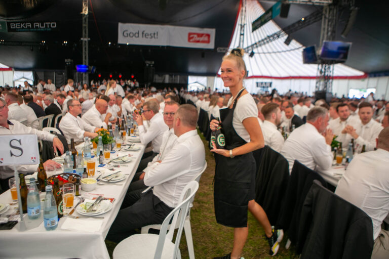 2160 herrer fik dejlig mad til festlig herrefrokost