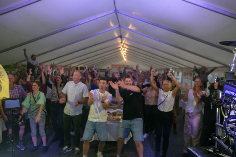 Godt 200 festede sammen til Ringriderfest i Guderup