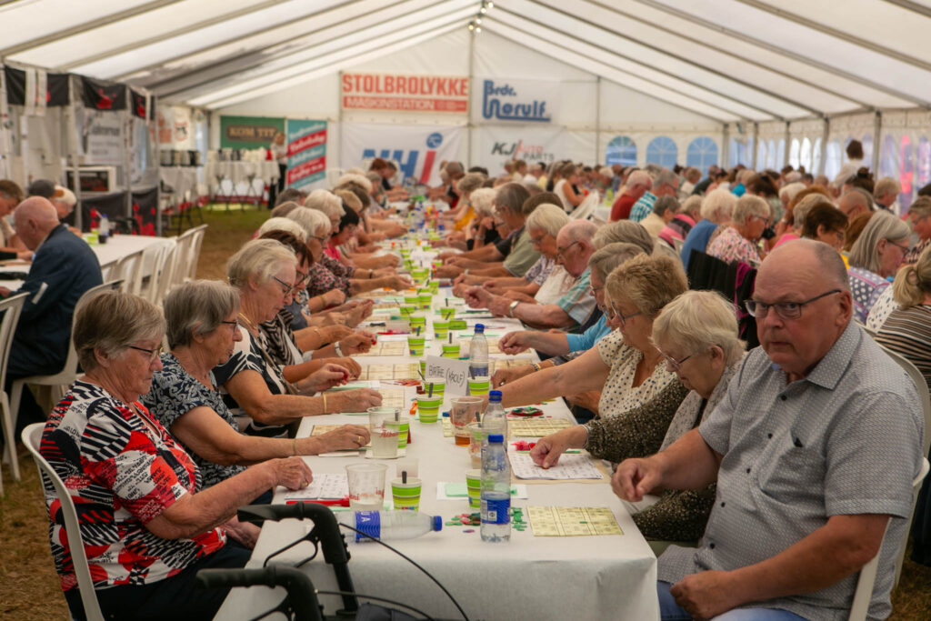 Over 200 håbede på lykkens gudinde smilede til dem