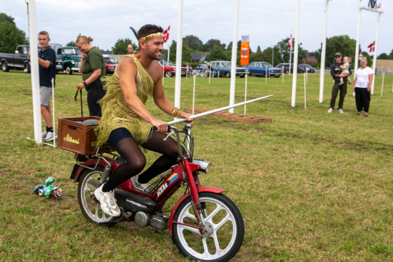 Se hvem der vandt knallertringridningen i Guderup