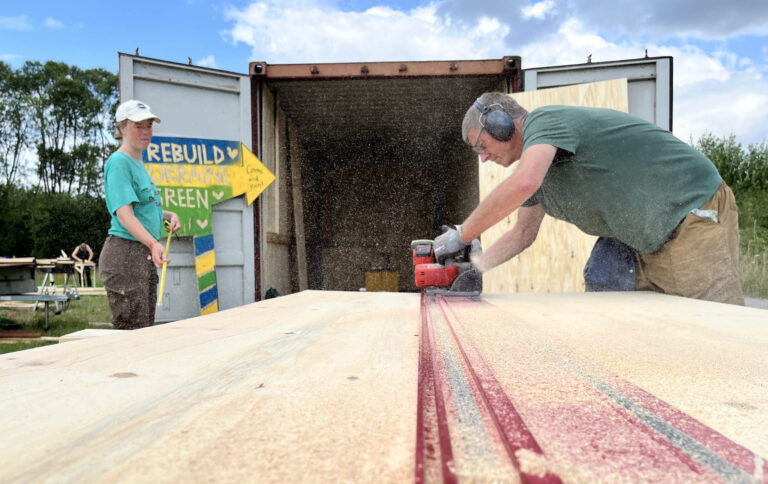 Byggefestivalen donerer værkstedscontainer til Ukraine