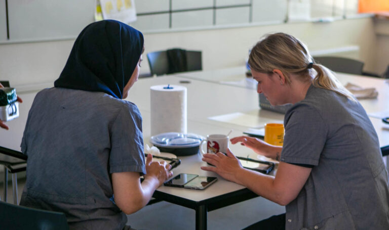 Skal ældre have et dagligt bad kræver det flere medarbejdere