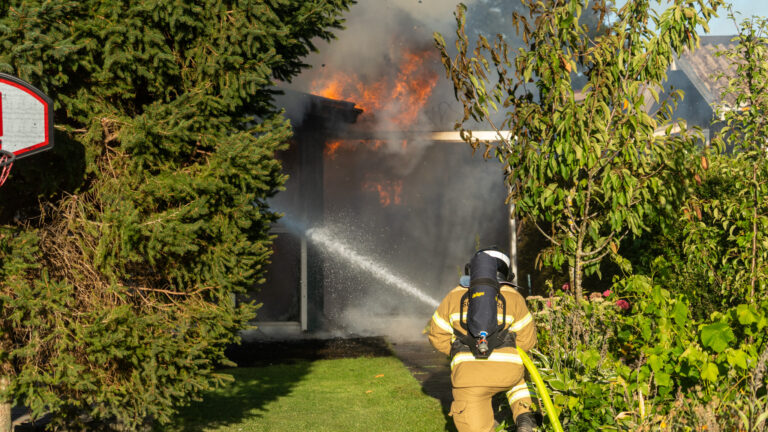 Kolonihavehus brændte ned