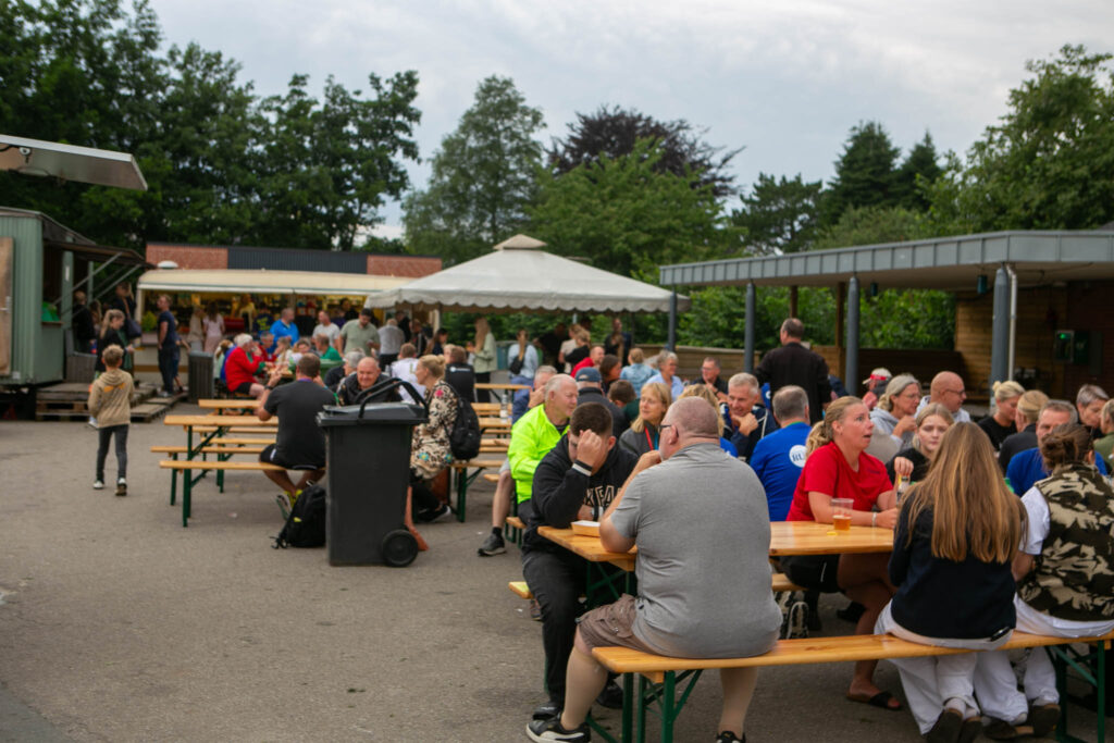 Nøffel Idrætsuges fredagsprogram er ringridere på hjul og fodbold