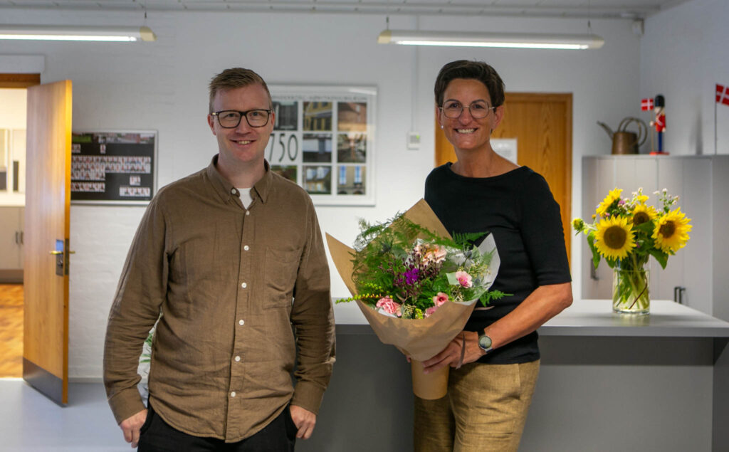 Dygtig skoleleder fik en flot buket