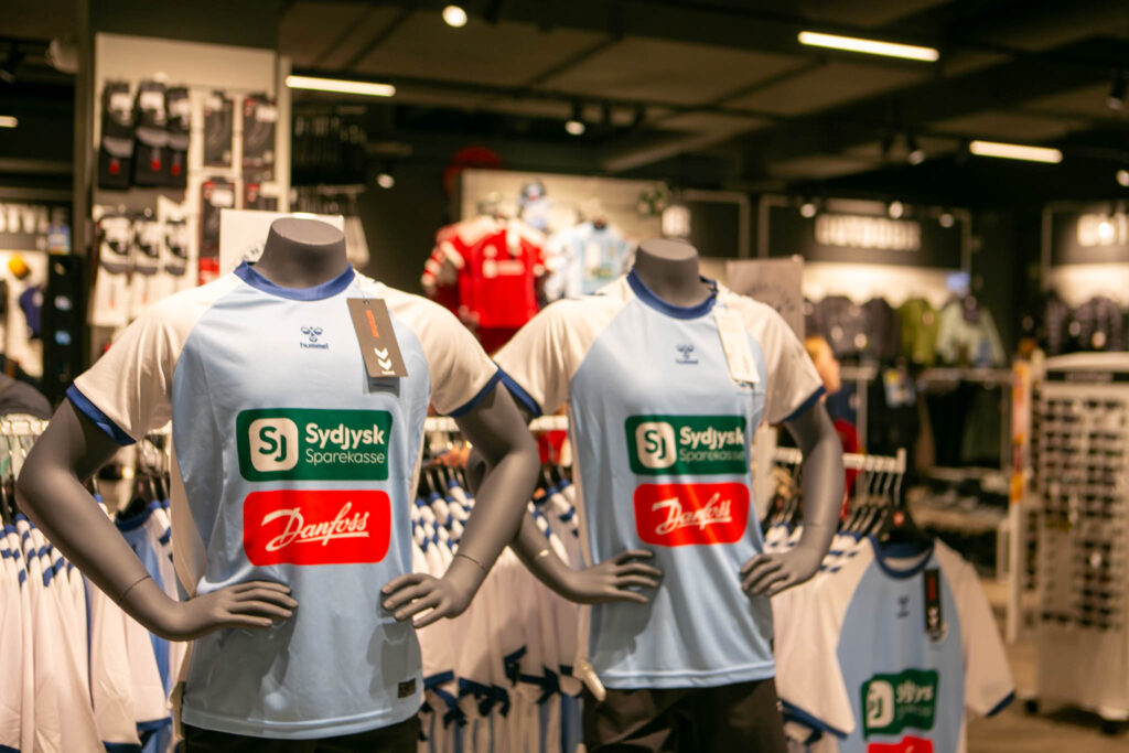 Sådan ser Sønderjyske håndboldherres trøjer ud