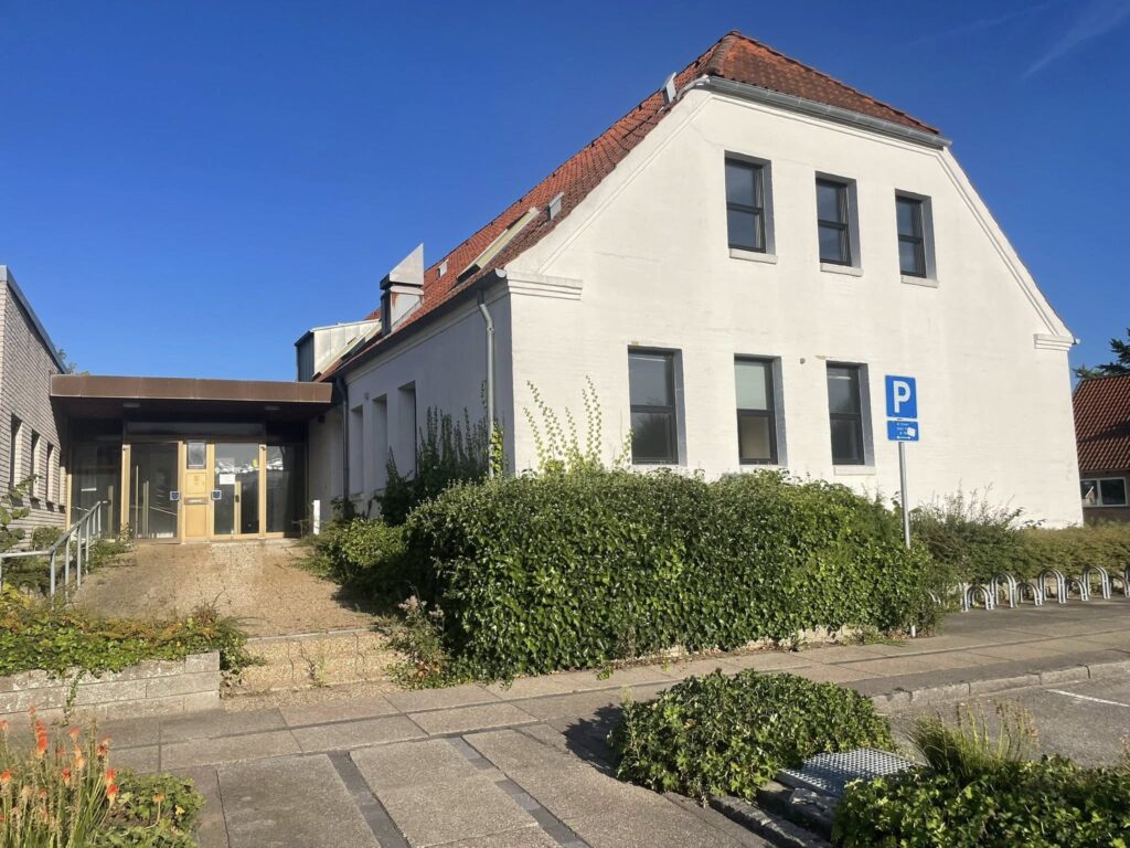 Parkeringsplads bliver til byggeplads