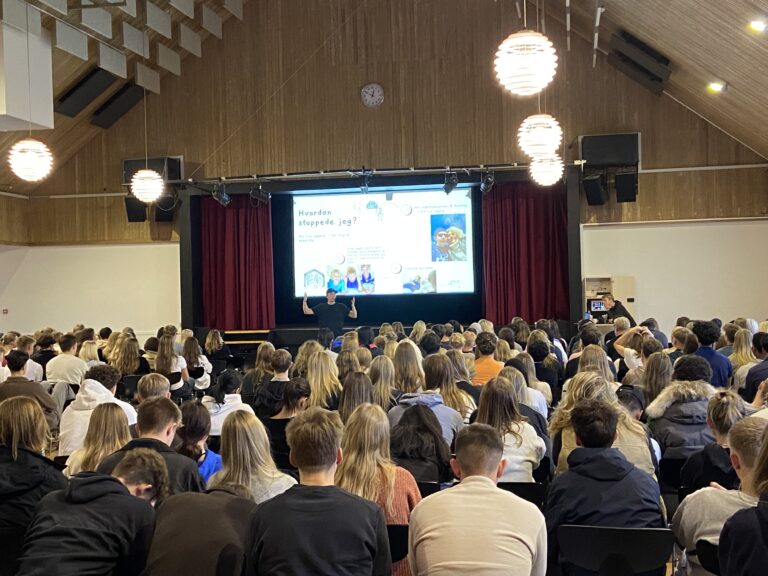 Forældre til teenagere kan blive klogere på puffbars og snus