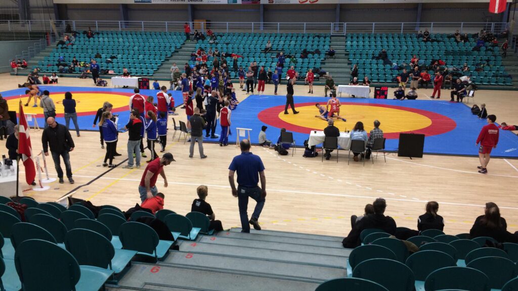 Stort brydestævne i Humlehøjhallen