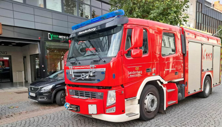 Brandmændene fik røgen ud fra Restaurant Flammen