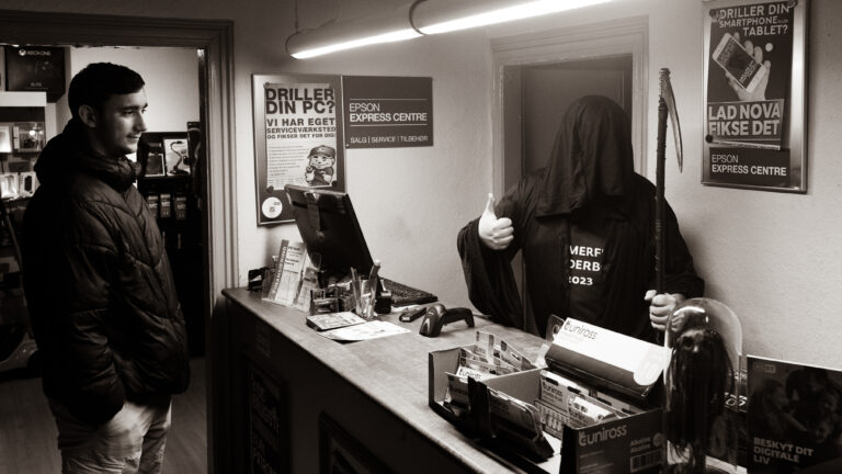 Uhyggen bredte sig i mørket på Bryggertorvet