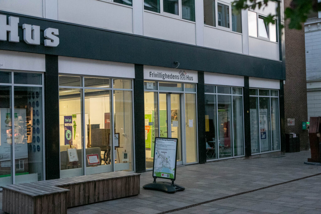 Sundhedsudvalget besøger indkøbsbussen på Nordals